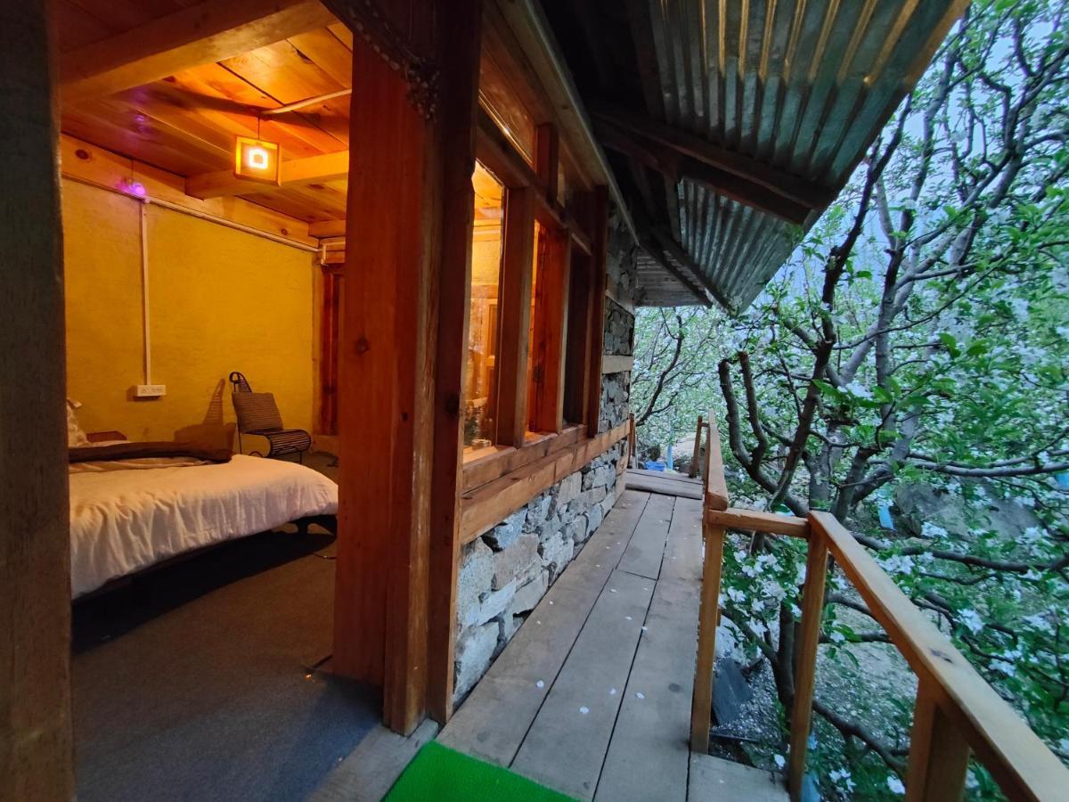 Hotel Yalakhom Tosh Exterior foto